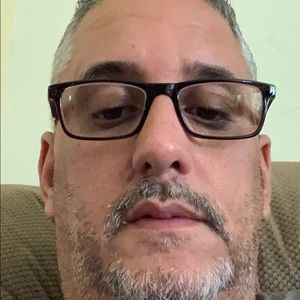 Meet your Posher, Efrain